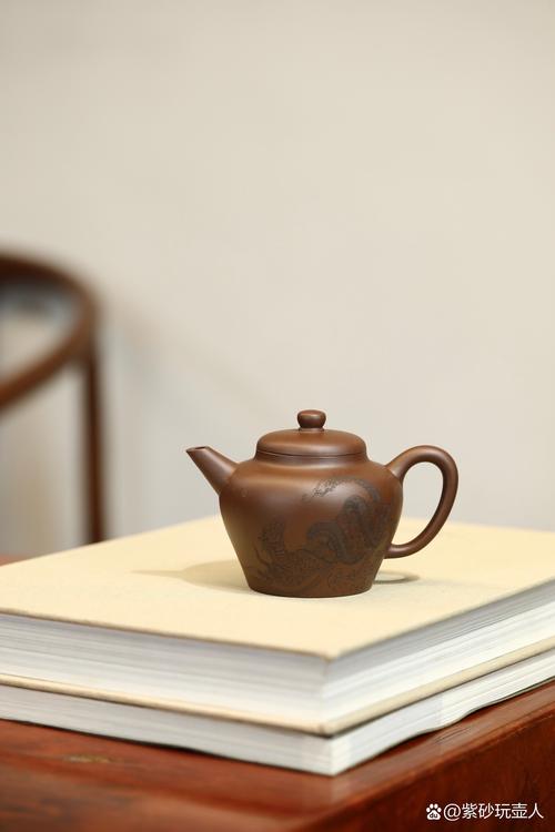 听华陶艺款紫砂壶图片