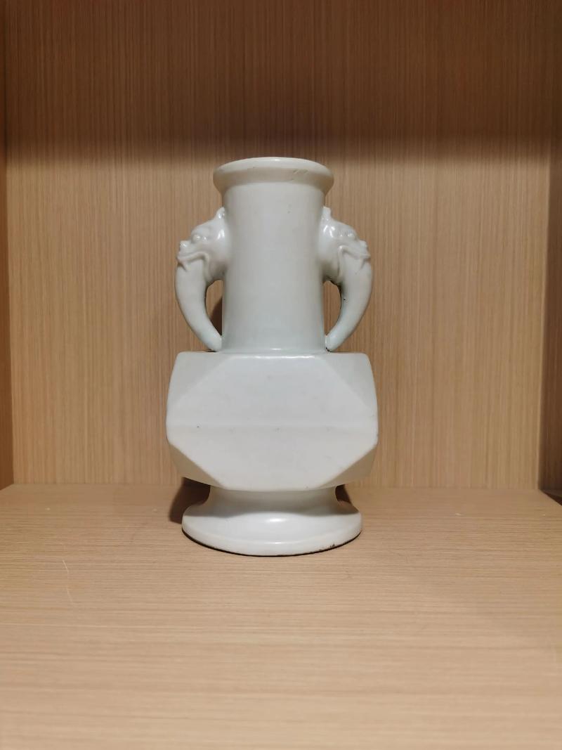 明代甜白釉瓷器的价格